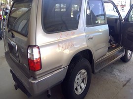 2002 TOYOTA 4RUNNER, SILVER, SR5 MODEL, 3.4L, AT, 2WD.  Z26424
